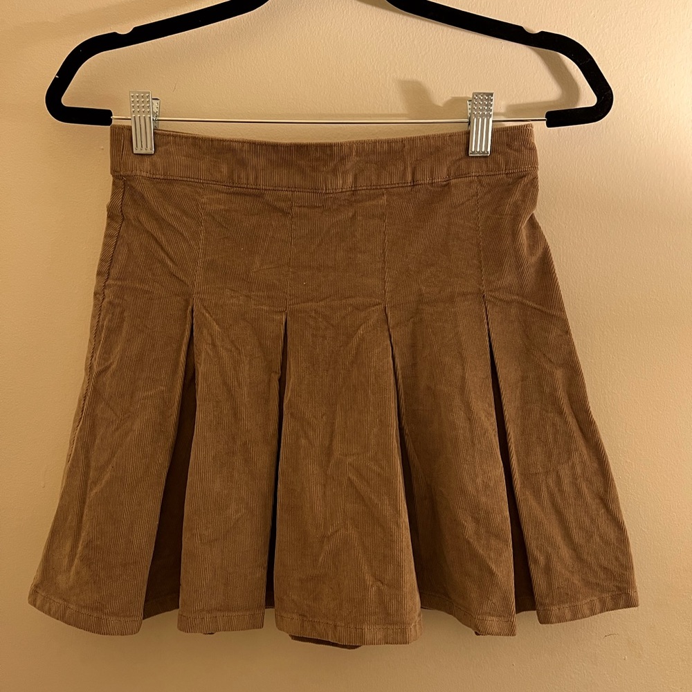 NWT Tan Pleated skirt
